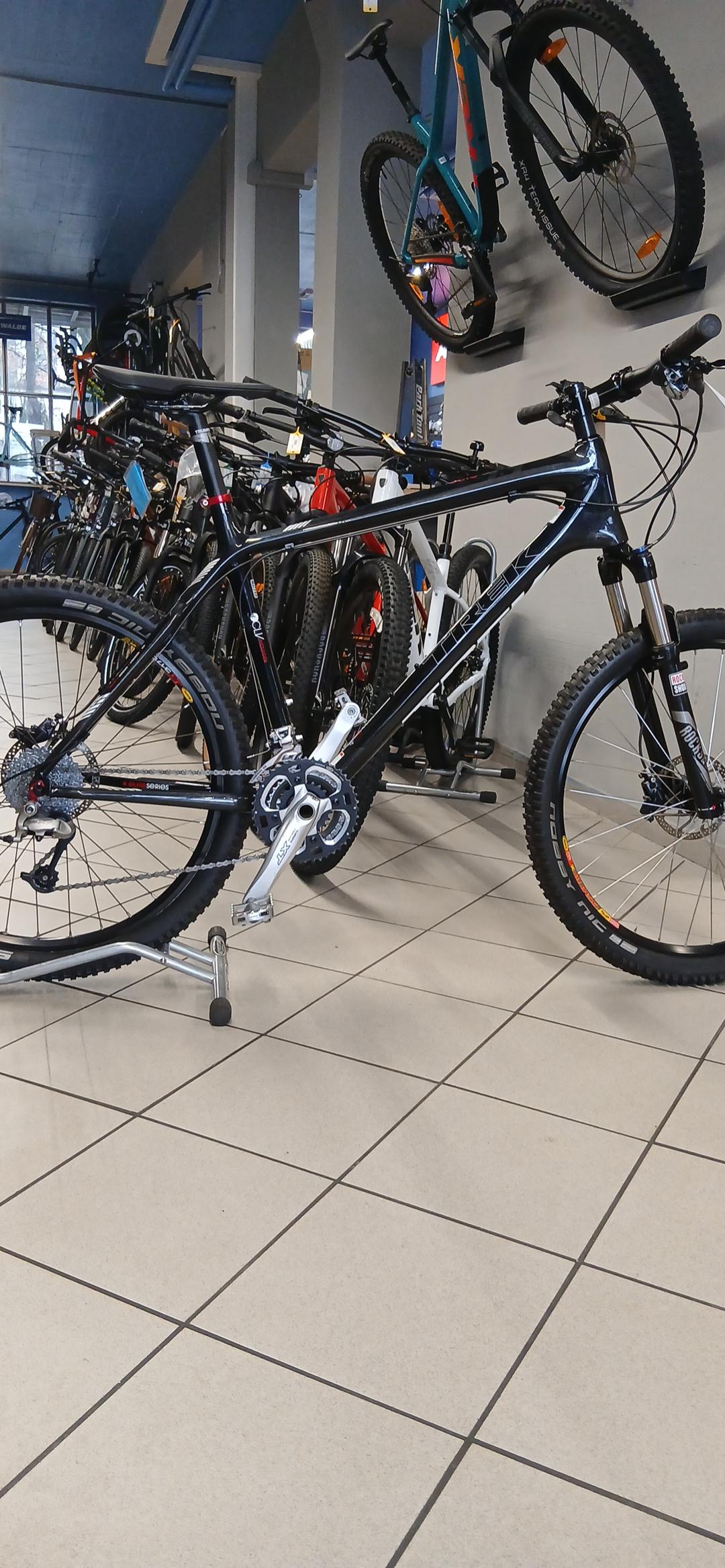 ELITE CARBON 9.9 FRM 21 5 Zoll 26 BK C